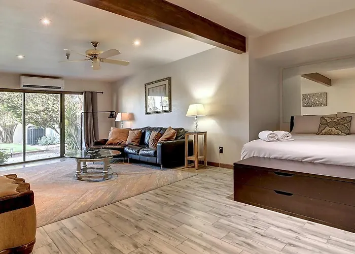 Spectacular 5 Bdrm Wpool And Views *