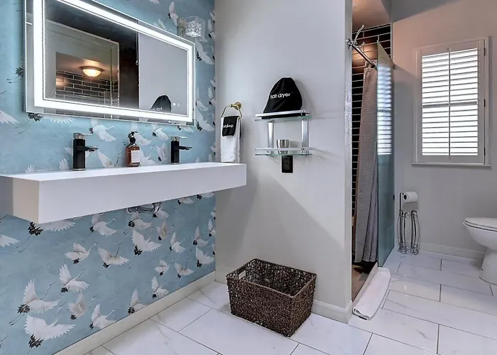 Holiday home Spectacular 5 Bdrm Wpool And Views *