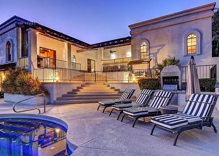 Spectacular 5 Bdrm Wpool And Views Holiday home Fountain Hills